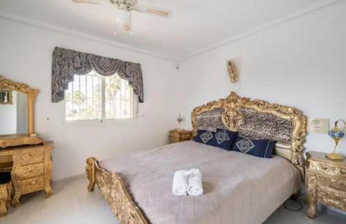 Ciudad Quesada Stunning Heated Pool Private Luxury Villa with Spa Sleeps 14 - Foto 3