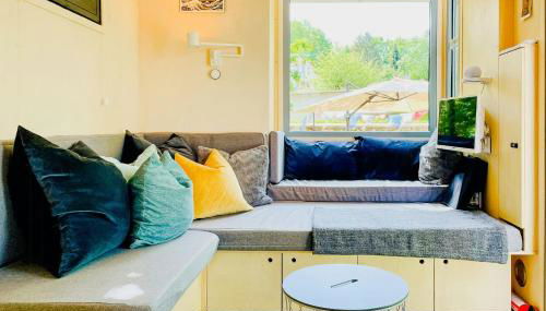 Tiny House By The Lake And An Artist Collective - Foto 3