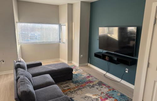 Modern Hyattsville Apartment - Walk to Metro & DC - Foto 1