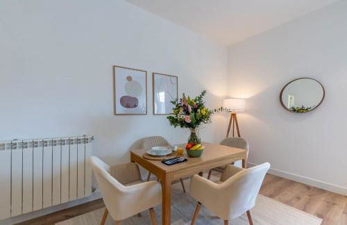 Avenida de San Luis 25, Design and comfort in the true style of Madrid, Book your getaway now! - Foto 12