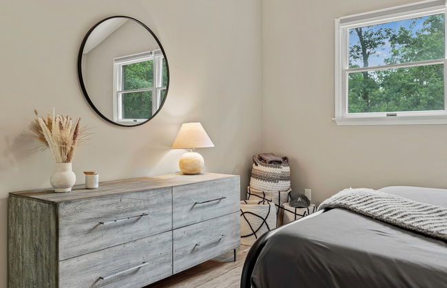 The Evergreen Escape by Avantstay Modern Cabin w Volleyball Court Hot Tub - Foto 31