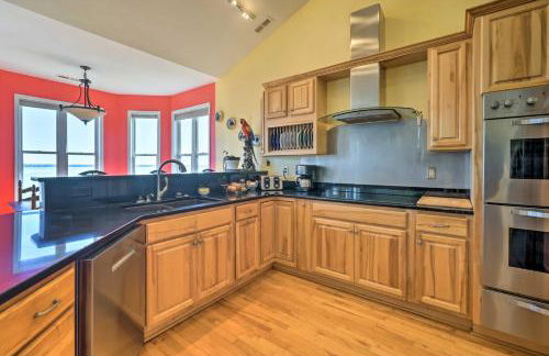 Charming Waterfront Home Fish, Boat and More! - Foto 8