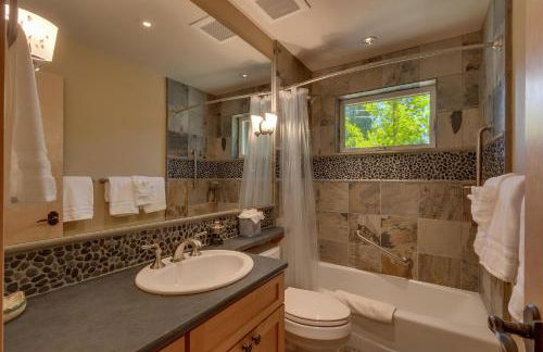 Fairway Favorite - Walk to Tahoe City Shops, Dining & Lake - Pet Friendly - Foto 22