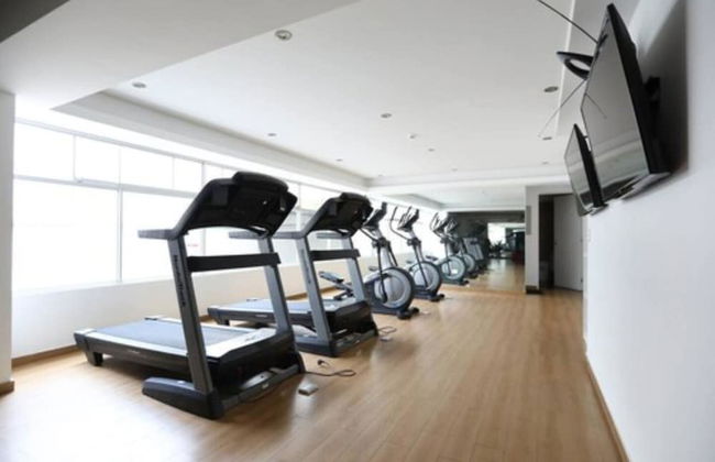 Luxury Penthouse with Stunning 180° Sea View - Foto 8