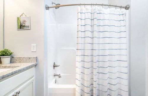 Elegant Cades Cove Condo with Community Pool - Foto 27