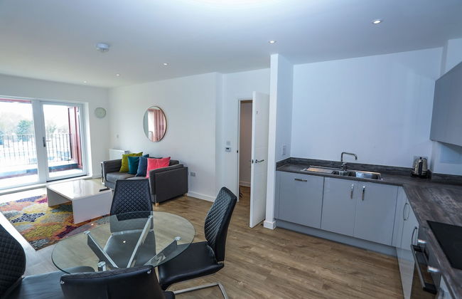 Exquisite One Bed Apartment - Photo 13