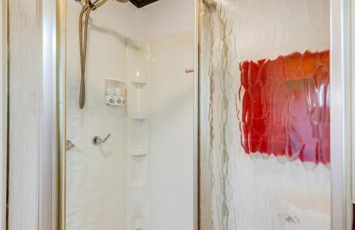 Homey Cottage with Sunroom and Smart TV! - Foto 22