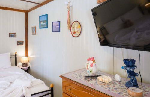 Effie's Maisonette with Detached Studio - Photo 35