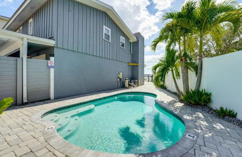 Luxurious Waterfront Home, 4 Mi to Sponge Docks! - Foto 36