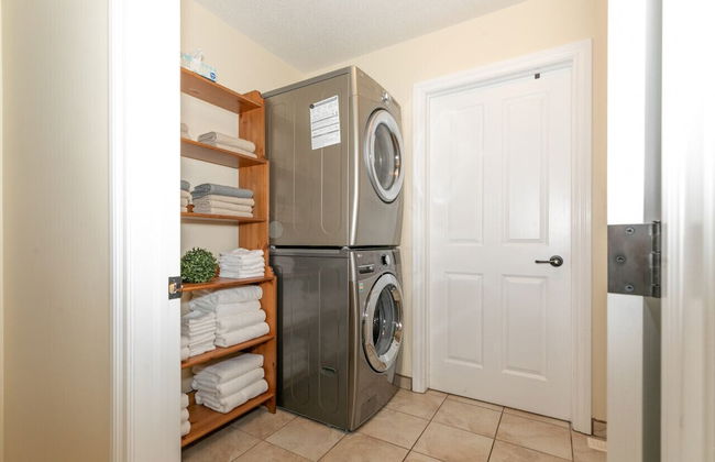 LUXURIOUS 5-Br Acreage | Year-Round Heated Pool & HotTub | Mtn View | Pool Table - Foto 33