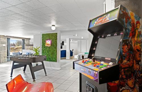 Comfort, Fun, & Charming - 5BR Oasis with Pool - Foto 27