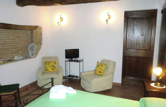 Stay With Local Flavors - Photo 8