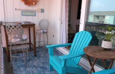 Quiet 2 bedroom condo on Gulf with pool and pond - Photo 37