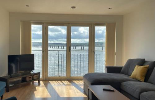 Lux Waterfront 2 bed Apt, V&A 10min walk, St Andrew's Golf 25min drive - Foto 3