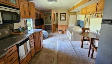 Majestic Quick Stop RV on Farm - Photo 1