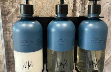 Dog Friendly Cosy Coastal Cottage with Sea Views - Photo 22