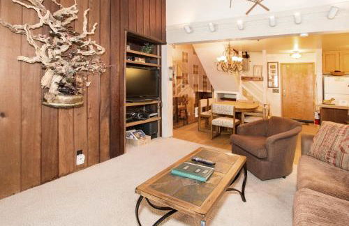 St Anton Courtyard View 2-Bedroom Condos with Pool & Jacuzzi - Foto 15