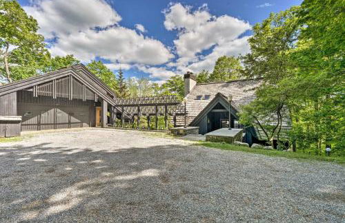 Luxe Plymouth Chalet with Indoor Pool and 3 Decks! - Foto 43