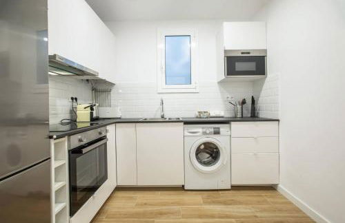 33PAR1094 - Magnific 2BR Flat in Poble Sec - Photo 2