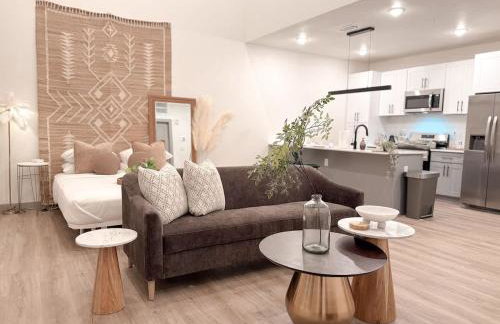 Alluring Studio - DT - DeepEllum - LowerGreenville - Photo 3