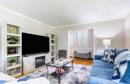 Southern Charm 2BR Greensboro Nest - Foto 31