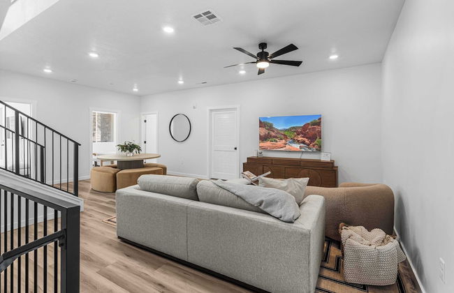 Brand New! Desert Cliff Sleeps 20 Guests! - Foto 14