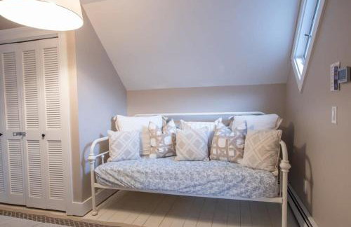 Gorgeous Traditional Home Modern Amenities Downtown Harwichport - Foto 23