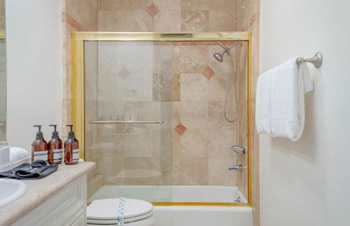 Cozy Home with Pool and Jacuzzi Minutes from Universal Studios - Foto 33