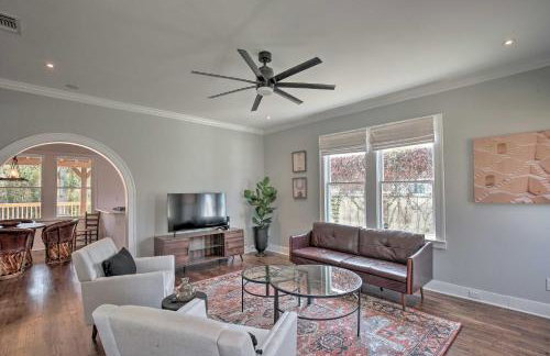 Historic Home with Yard Near St Marys Strip! - Foto 7