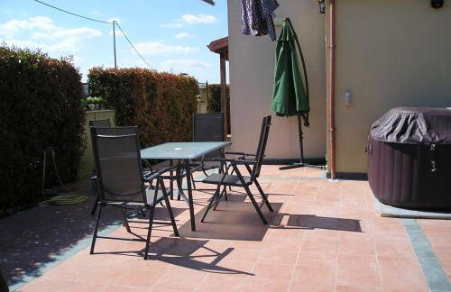 intero appartamento con giardino e colazione Dario - Photo 3