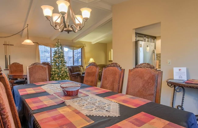 4BR Entertainer AF Academy Hot Tub, Firepit! - Foto 11