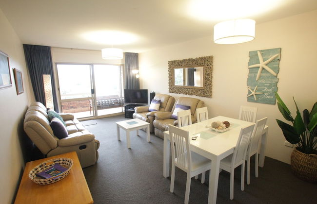 Beachfront Shoal Bay - Photo 6