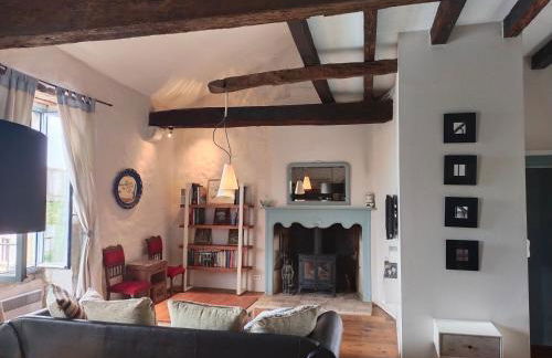 Maison de caractère dans une belle bastide - Photo 1