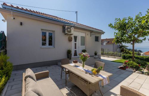 Villa KaTess with heated pool - Photo 51