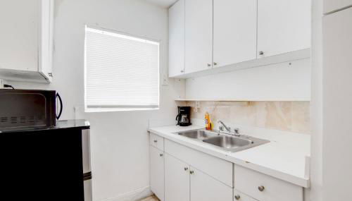 Stylish Ocean Dr Apt w/ 2 Queen Beds, Across Beach - Foto 2