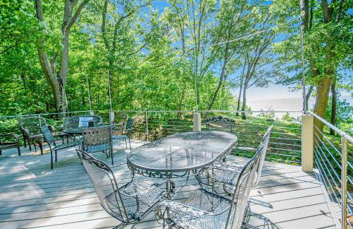 Jacobia Lakefront Retreat - Photo 22