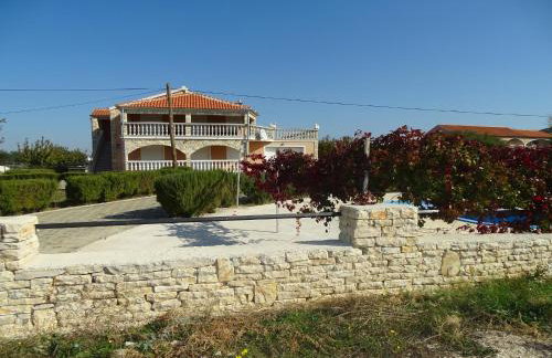Villa Laura with pool, Budak, Zadar county - Photo 4