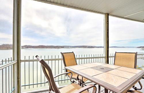 Pool Access Waterfront Lake Ozark Condo with Patio - Foto 29