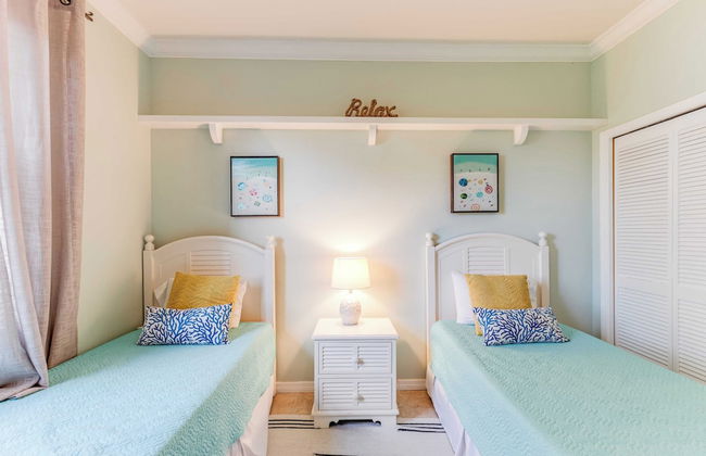 Private Pool, Pond Views, & Bonus Lounge in Gated Naples Community Drive to Dining & Sand - Foto 26