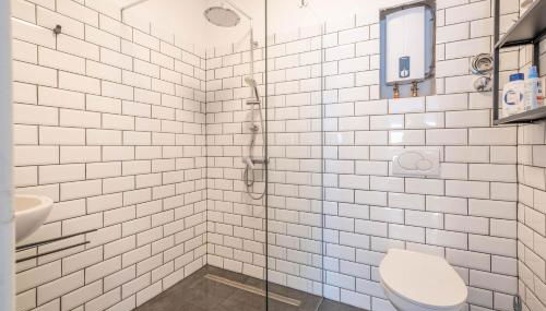 Spacious Flat 2nd Floor near station - Foto 4, Shower