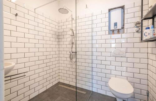 Spacious Flat 2nd Floor near station - Foto 4