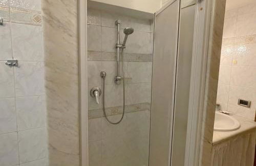 MARIA TERESA Apartment II - Refined Living with Excellent City Links - Via Alessandria - QUARTIERE TRIESTE - Foto 11