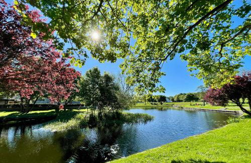 Modern Coastal Retreat, 5-Bedroom, 4-Bathroom Home, with Parking in Portsoy - Foto 47