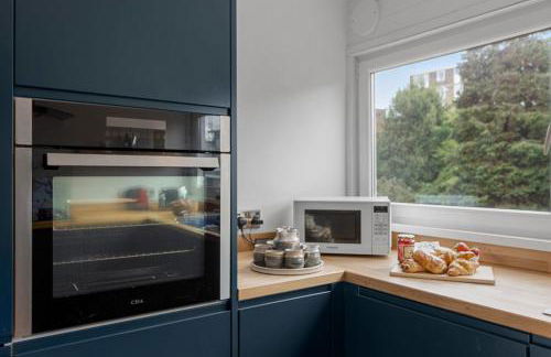 Seaside Rendezvous - Sleeps 7, Sea Views & Parking - Foto 9