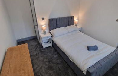 Stunning Modern Riverside Cottage - Photo 10