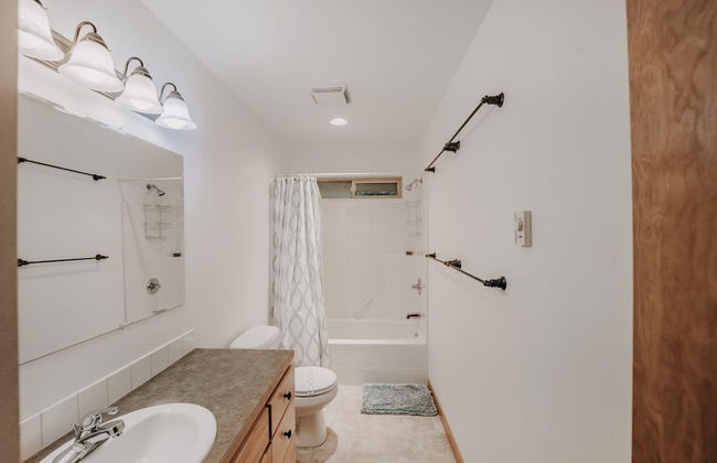 65GS - Hot Tub - Wi-Fi - Pets Ok - BBQ - Sleeps 10 - Foto 26