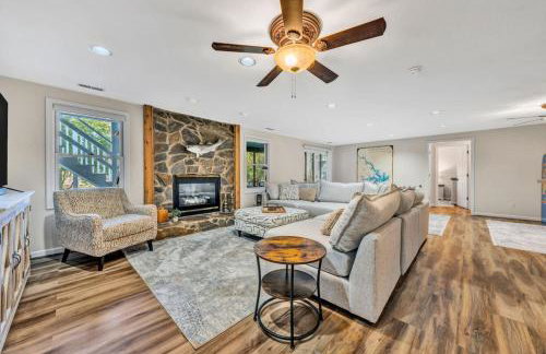 Waterfront Lake House Ideal Dock for Boats, Swimming, Fishing - Foto 16