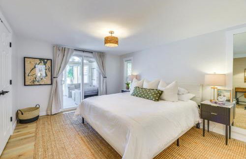 Waterfront Washington Getaway with Hot Tub and Deck! - Foto 15