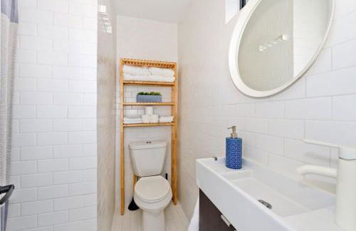 New Beach House, Steps to Sand - Foto 23