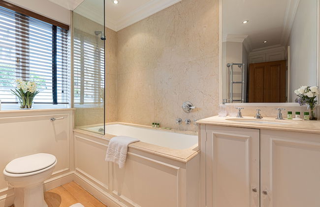 JOIVY Stunning 6-bed house near Harrods in Knightsbridge - Photo 24